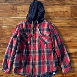 Mens Legendary Outfitters red and navy plaid flannel jacket
